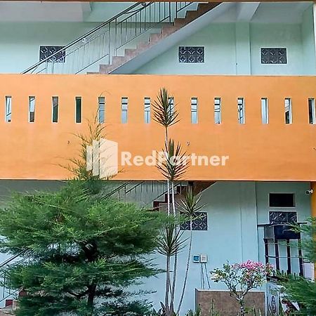 Sutomo Indah Homestay Syariah RedPartner Padang Sidempuan Bagian luar foto